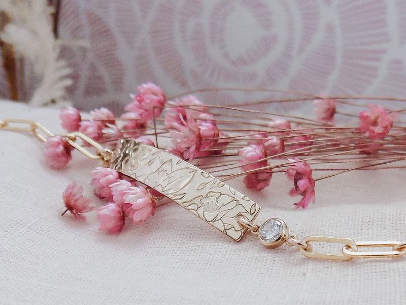 Birth Flower Garden Bracelet - Lara Large Bar w. Paper Clip Chain + Tiny Crystal