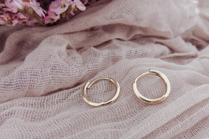 SOLID 14KT GOLD HUGGIE HOOPS - HAILEY HOOP EARRINGS